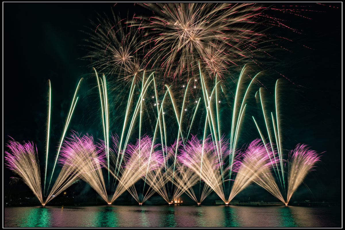 Artifices d\'extérieur : un spectacle pyrotechnique à prix mini - Je  m'éclate